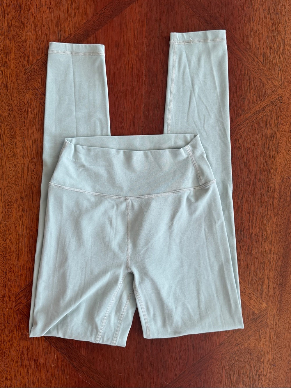 Stori. High-Waist Leggings in sage green